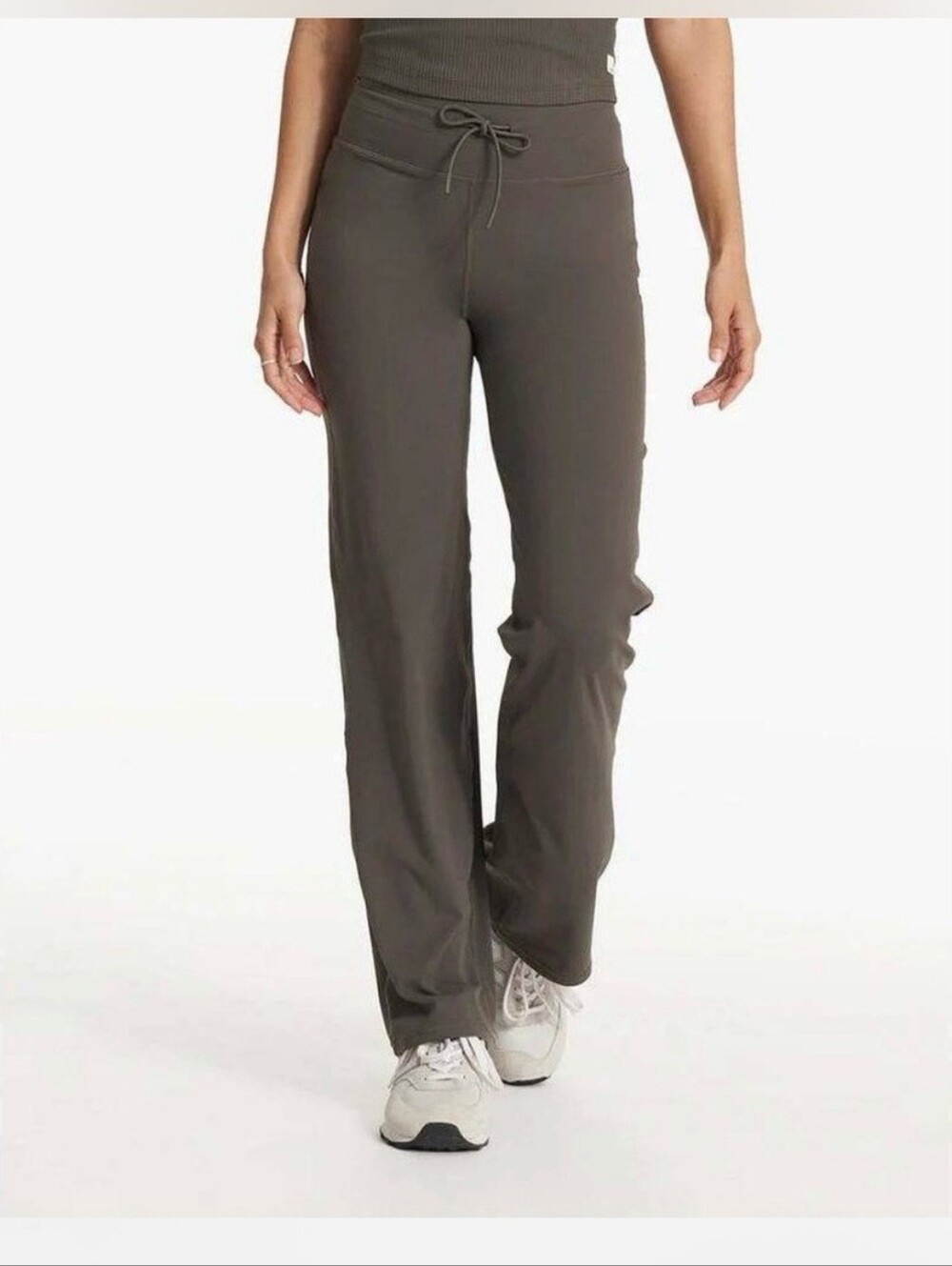 Vuori Drawstring Daily Wideleg Oregano Joggers Size S NWT